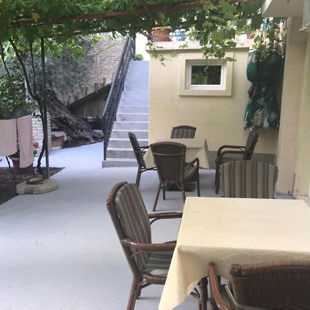 Apartments Petkovic Petrovac na moru Exterior foto