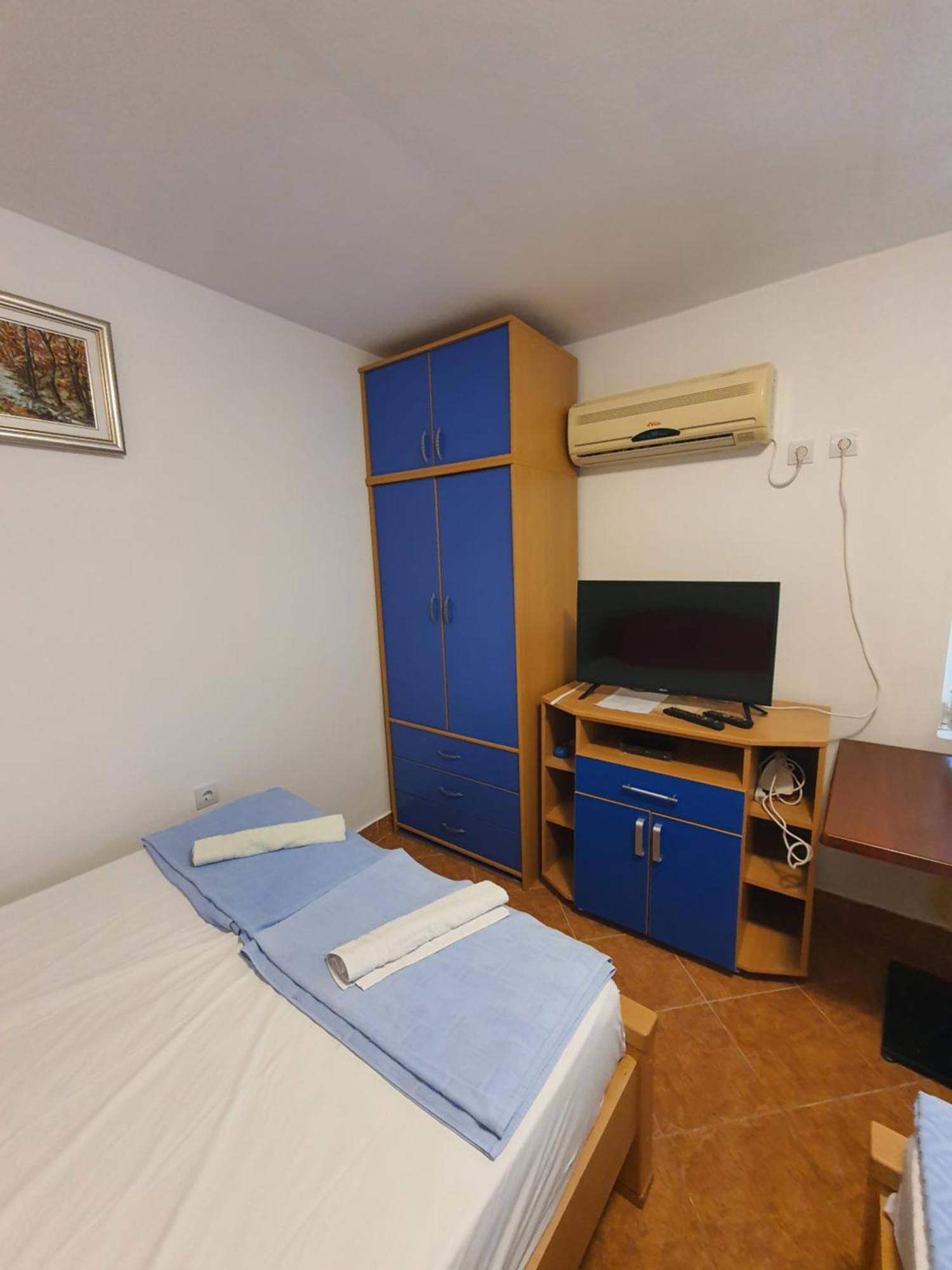 Apartments Petkovic Petrovac na moru Exterior foto