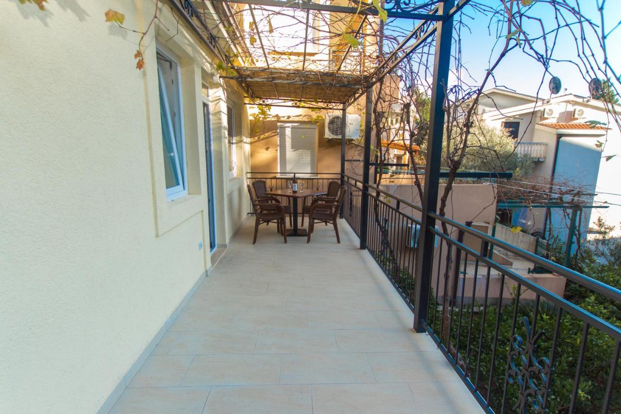 Apartments Petkovic Petrovac na moru Exterior foto